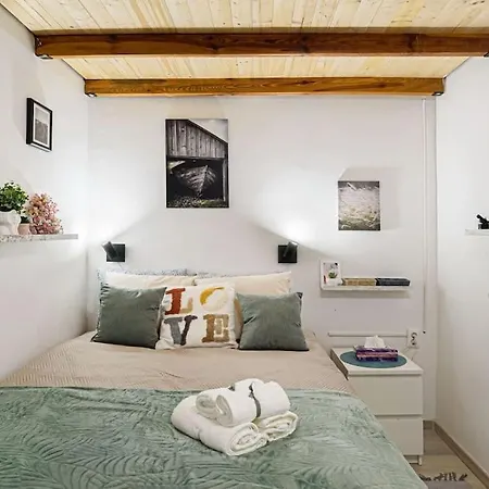 J6 * Budapest