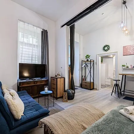 J6 Apartment *